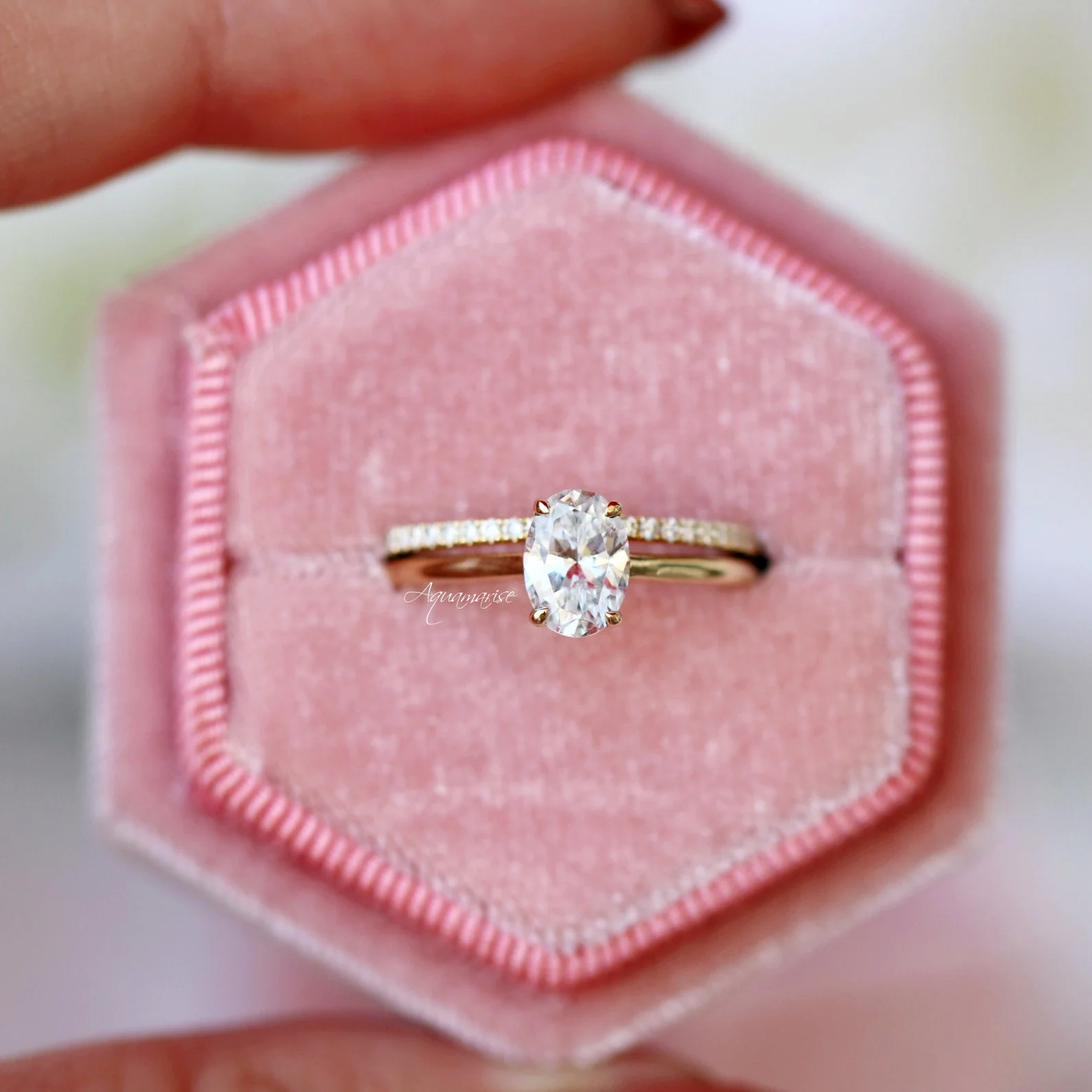 Oval Lab-Grown Diamond Engagement Ring Set in Solid 14K Yellow Gold (IGI Certified) - Image 7