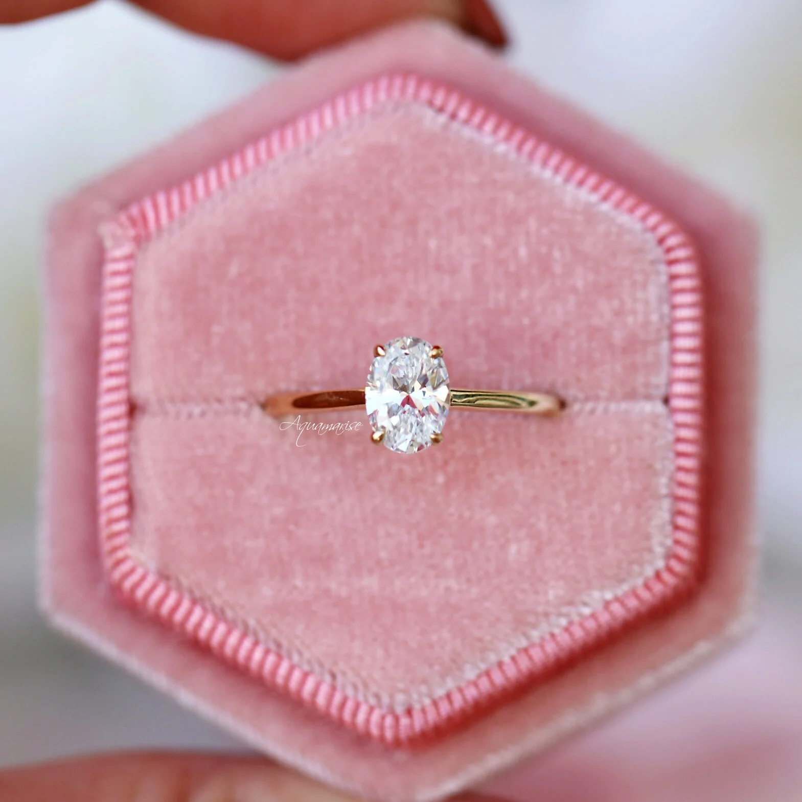 Oval Lab-Grown Diamond Engagement Ring in Solid 14K Yellow Gold (IGI Certified) - Image 4