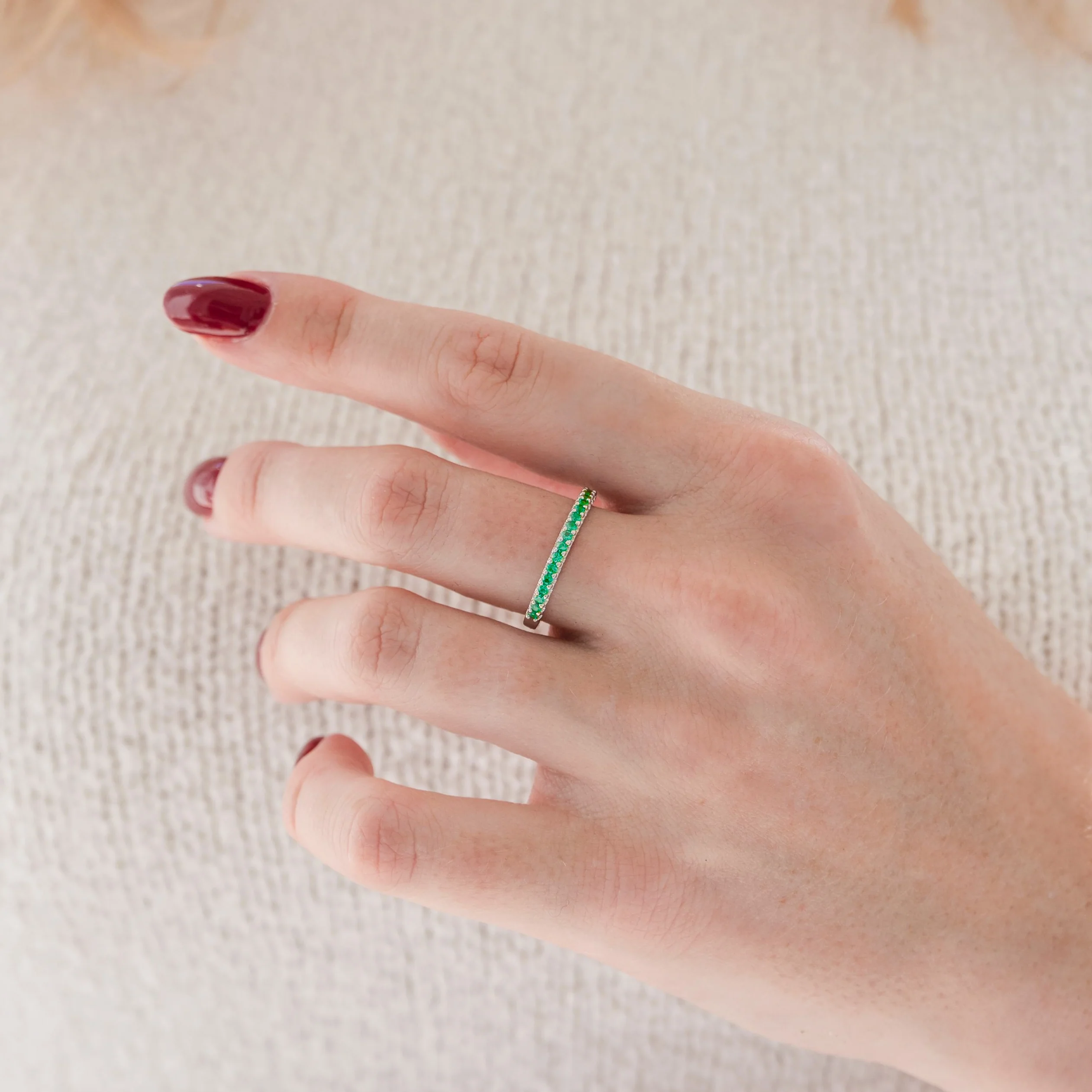 Minimalist Emerald Wedding Band in Sterling Silver (2mm) - Image 3