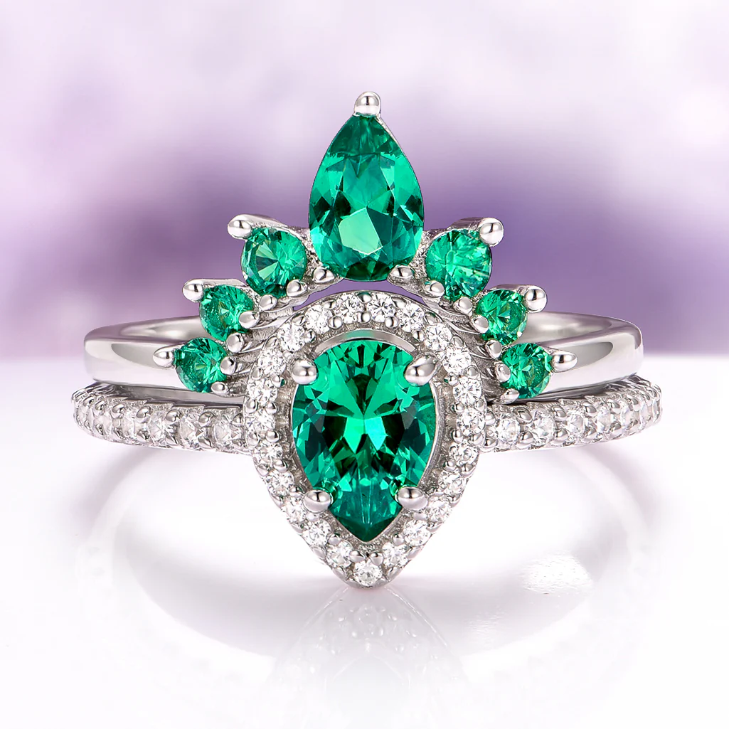Amy Vintage Emerald Ring Set in Sterling Silver