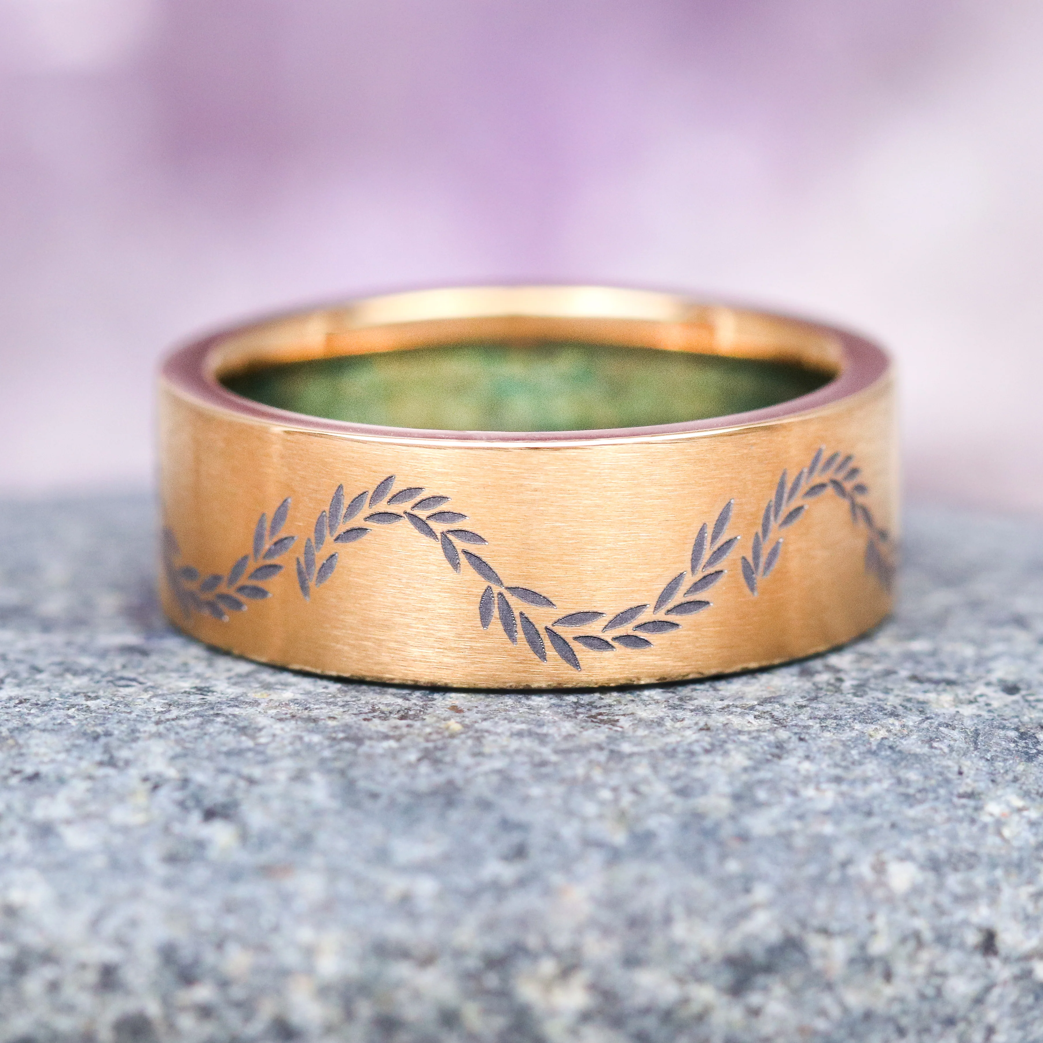 Green Moss Agate Leaf Wedding Band  in Yellow Gold Titanium (8mm) - Image 5