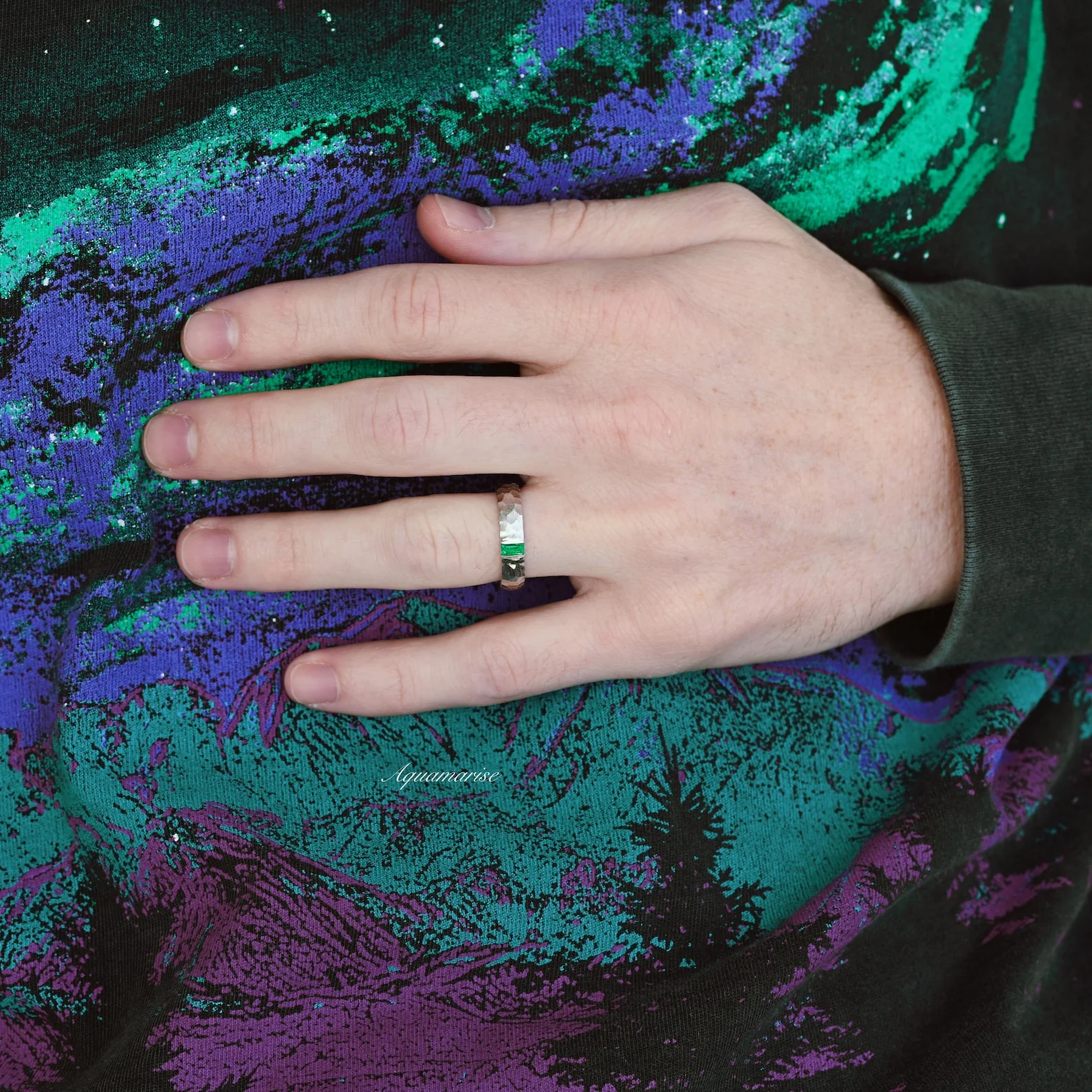 Hammered Emerald Wedding Band in 14K White Gold (5.5mm) - Image 3