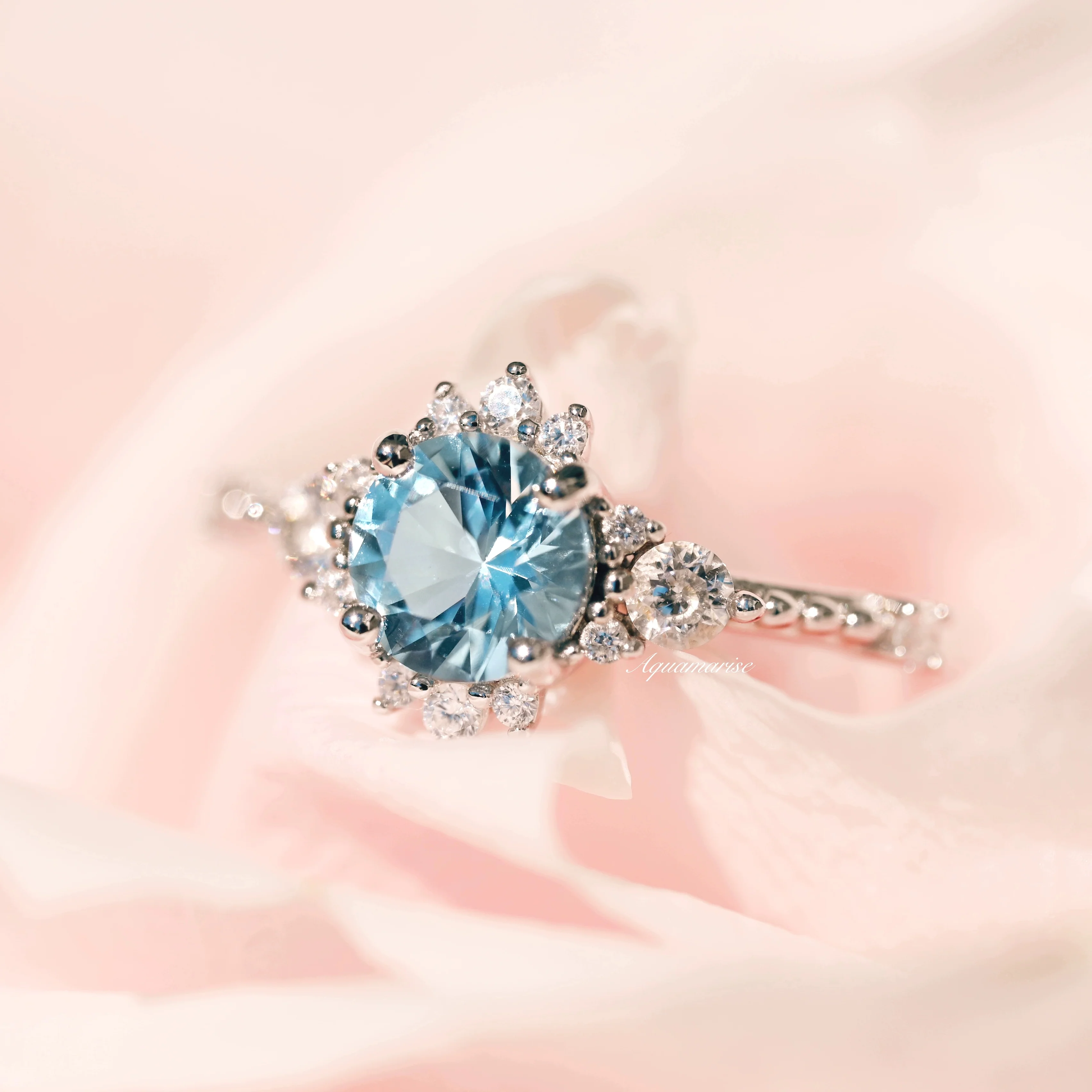 Vintage Round Cut Aquamarine Ring in Sterling Silver - Image 3